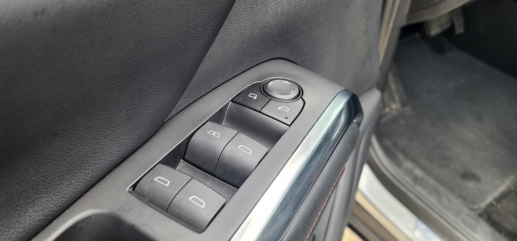 Used 2025 Chevrolet Traverse Z71 w/ LPO, Floor Liner Package AWD/4WD image 12