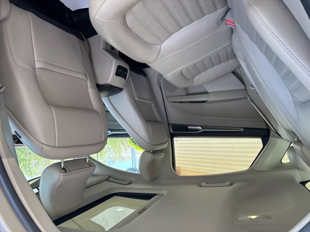 Used 2017 Ford Fusion SE w/ Fusion SE Technology Package FWD image 5