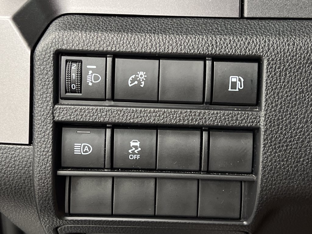 Used 2025 Toyota 4Runner SR5 AWD/4WD image 46