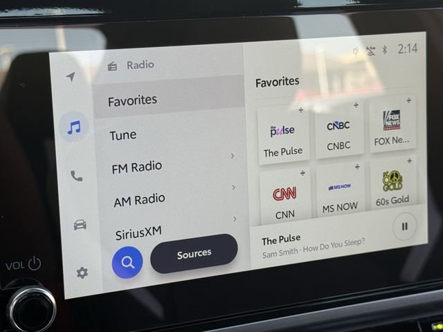 Used 2025 Toyota Camry SE image 19