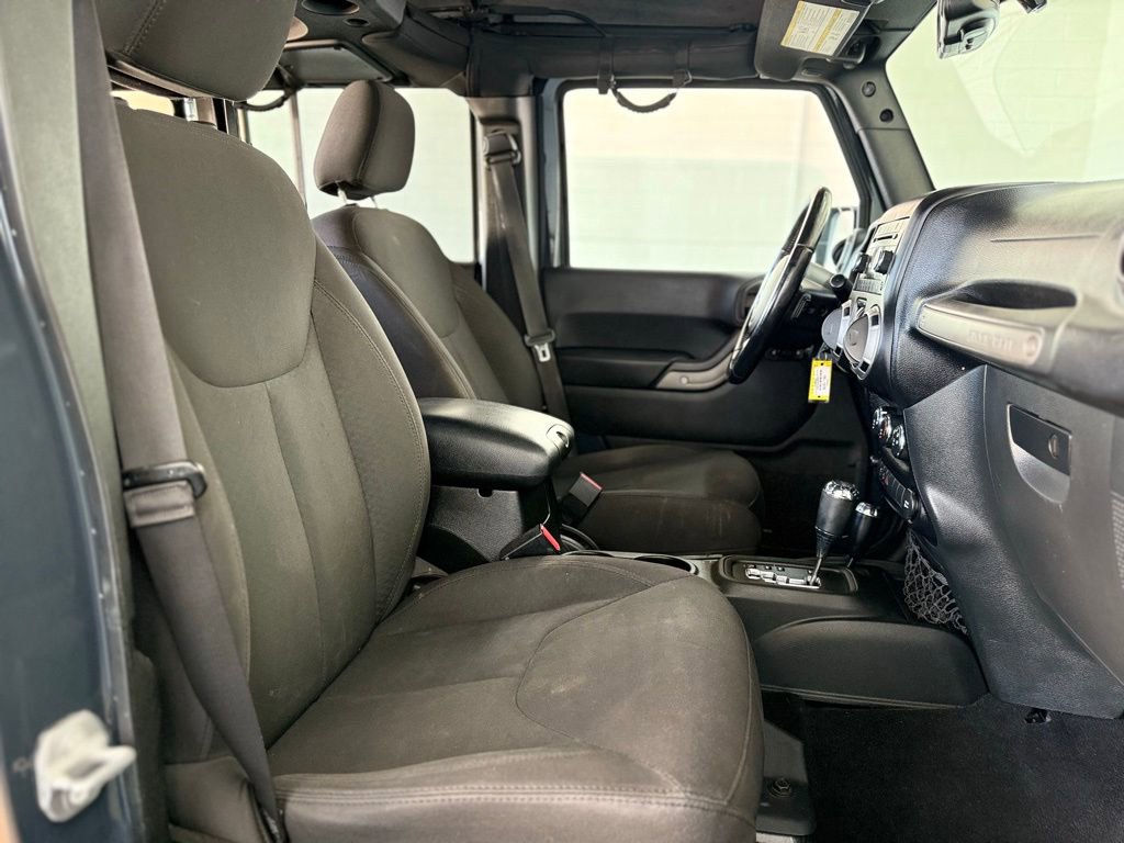 Used 2017 Jeep Wrangler Unlimited Willys image 19