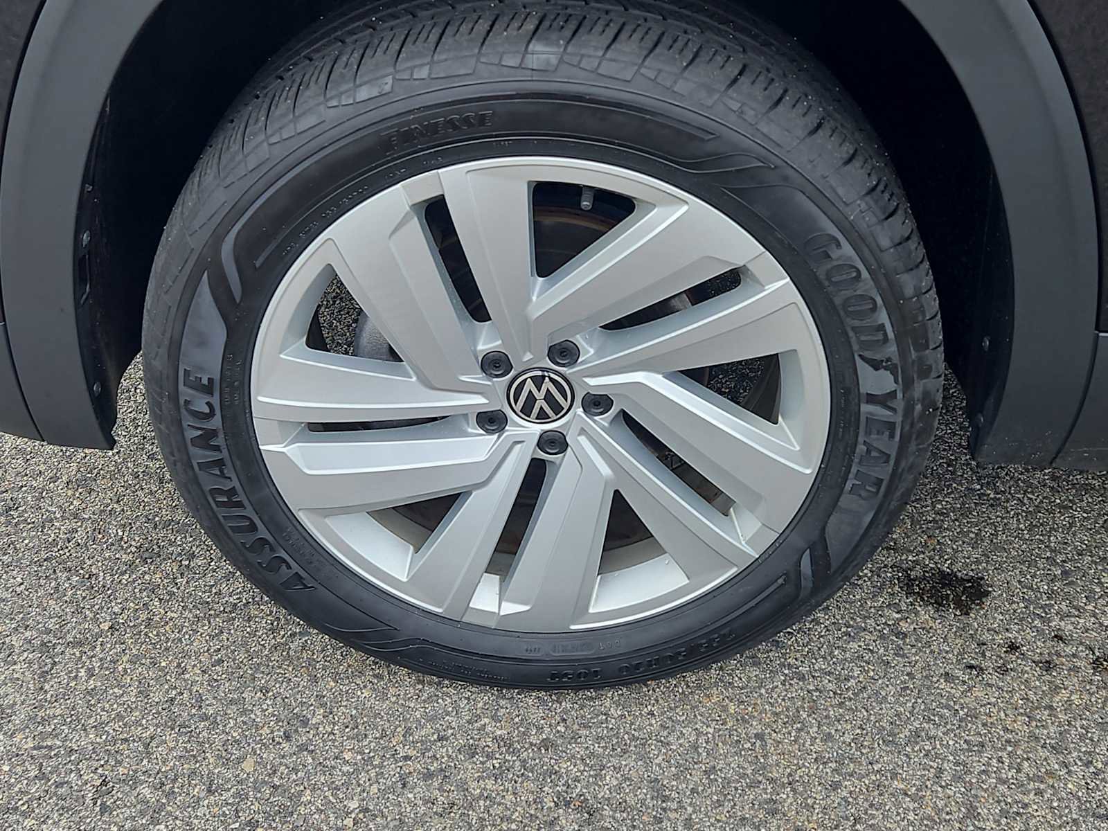 Used 2023 Volkswagen Atlas Cross Sport SE image 7