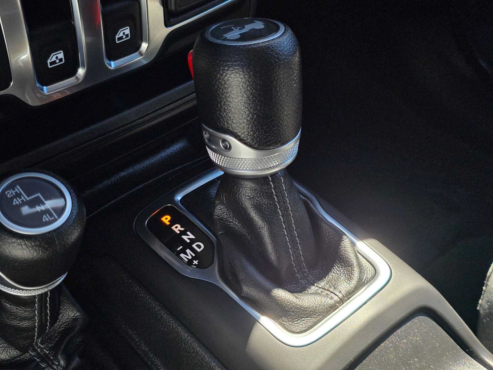 Used 2024 Jeep Wrangler Sport AWD/4WD image 33