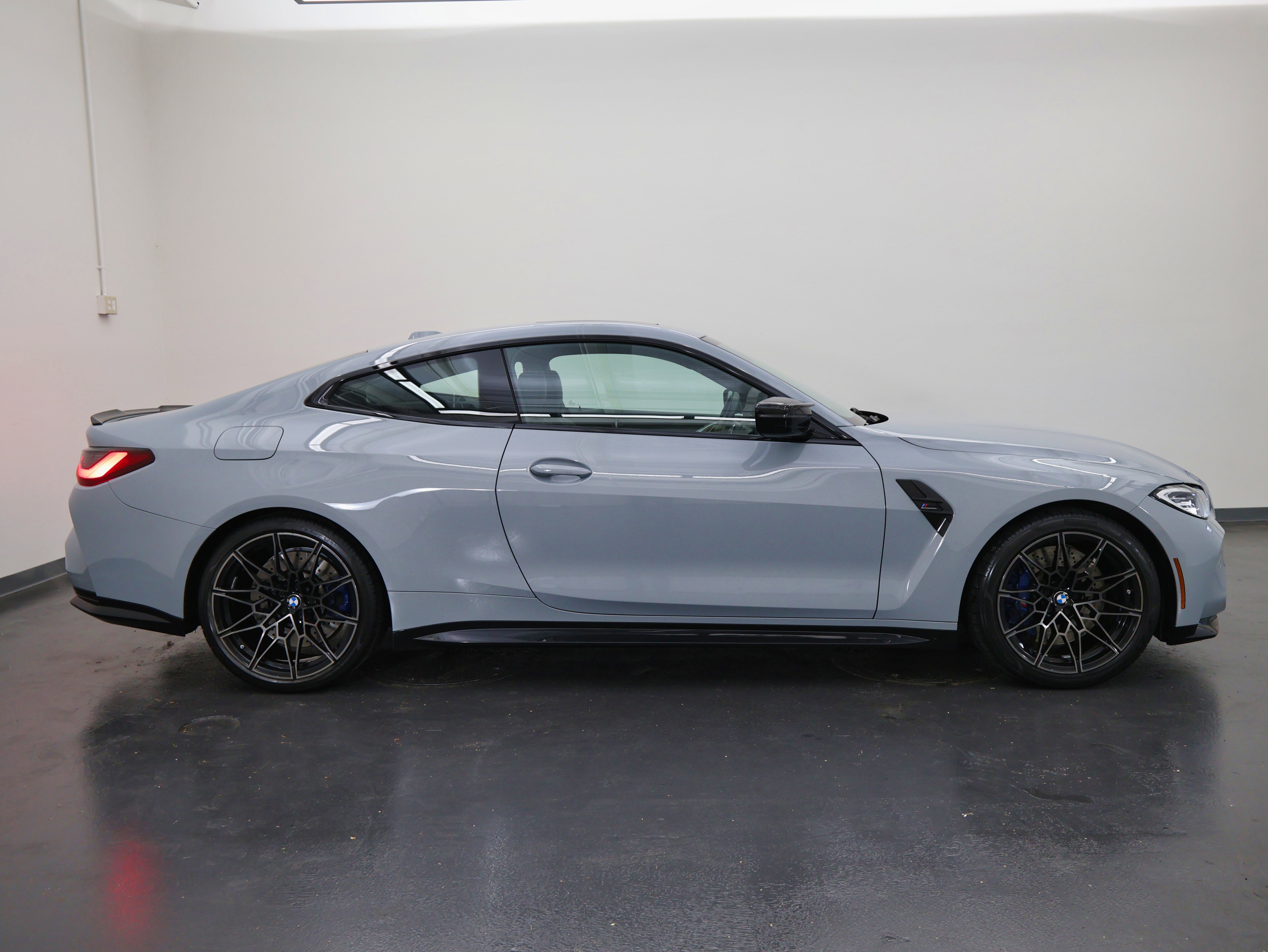 Used 2024 BMW M4 xDrive Competition w/ Executive Package image 2