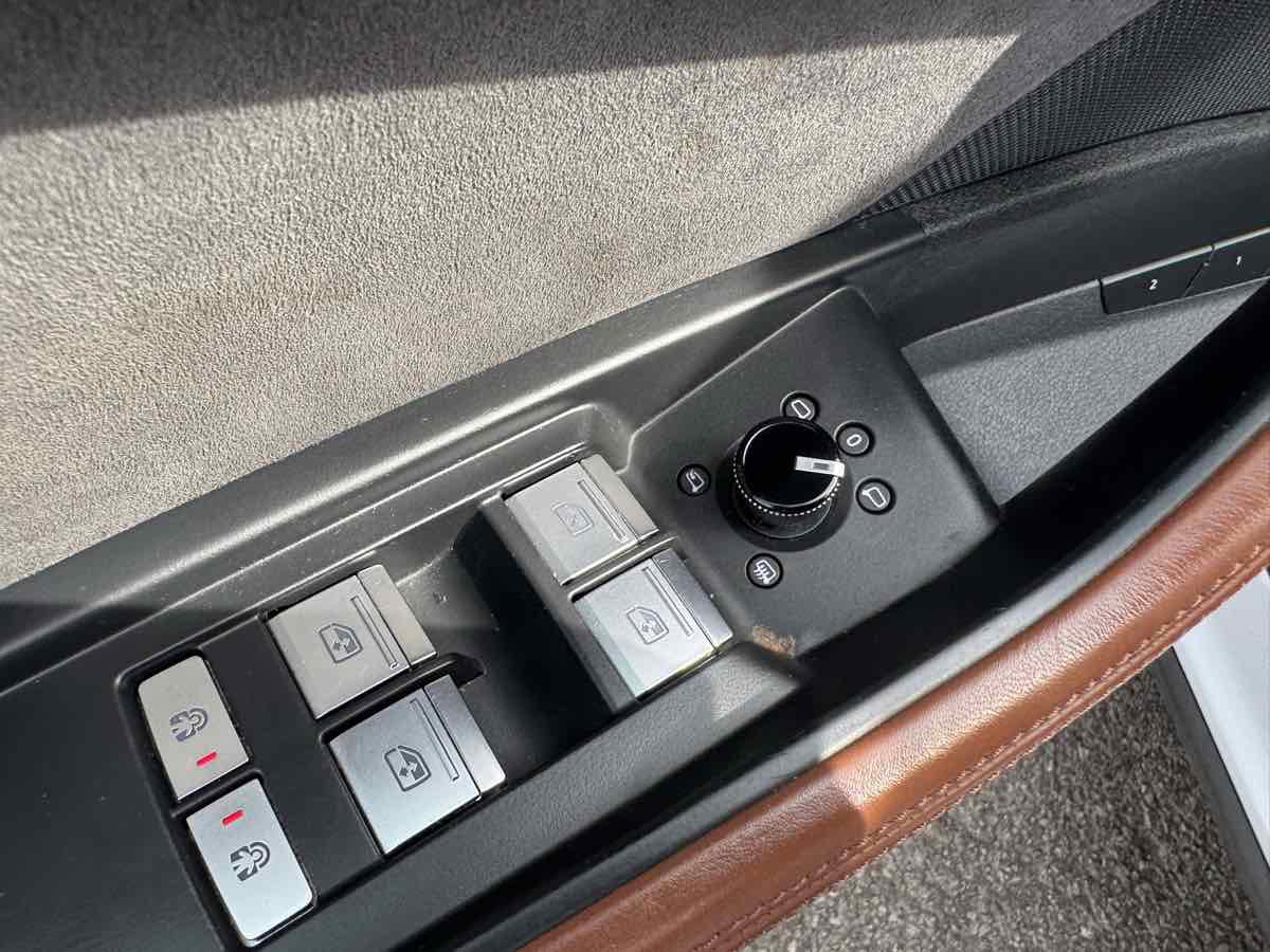 Used 2019 Audi e-tron Prestige w/ Prestige Package image 28