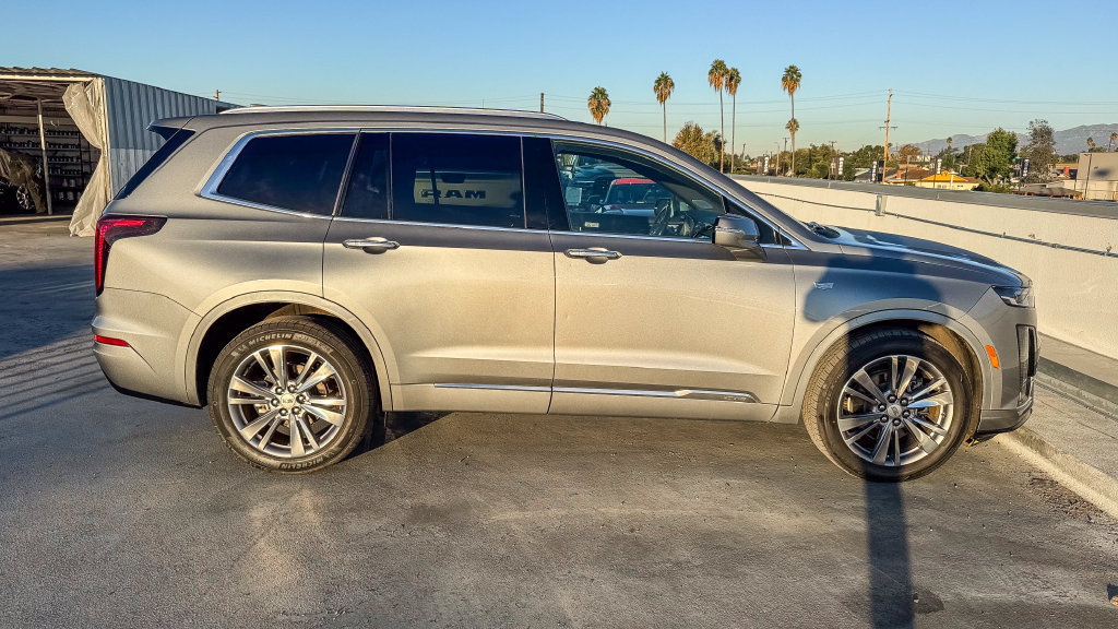 Used 2024 Cadillac XT6 Premium Luxury FWD image 13