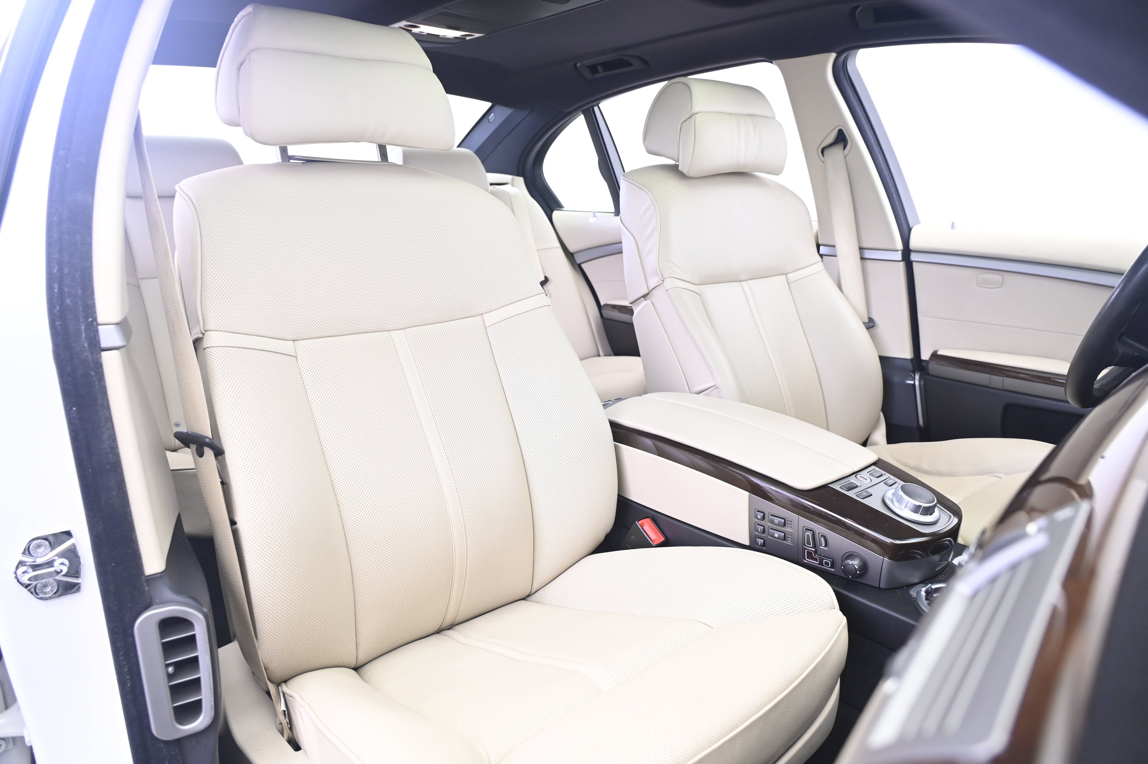 Used 2007 BMW 750Li RWD image 24