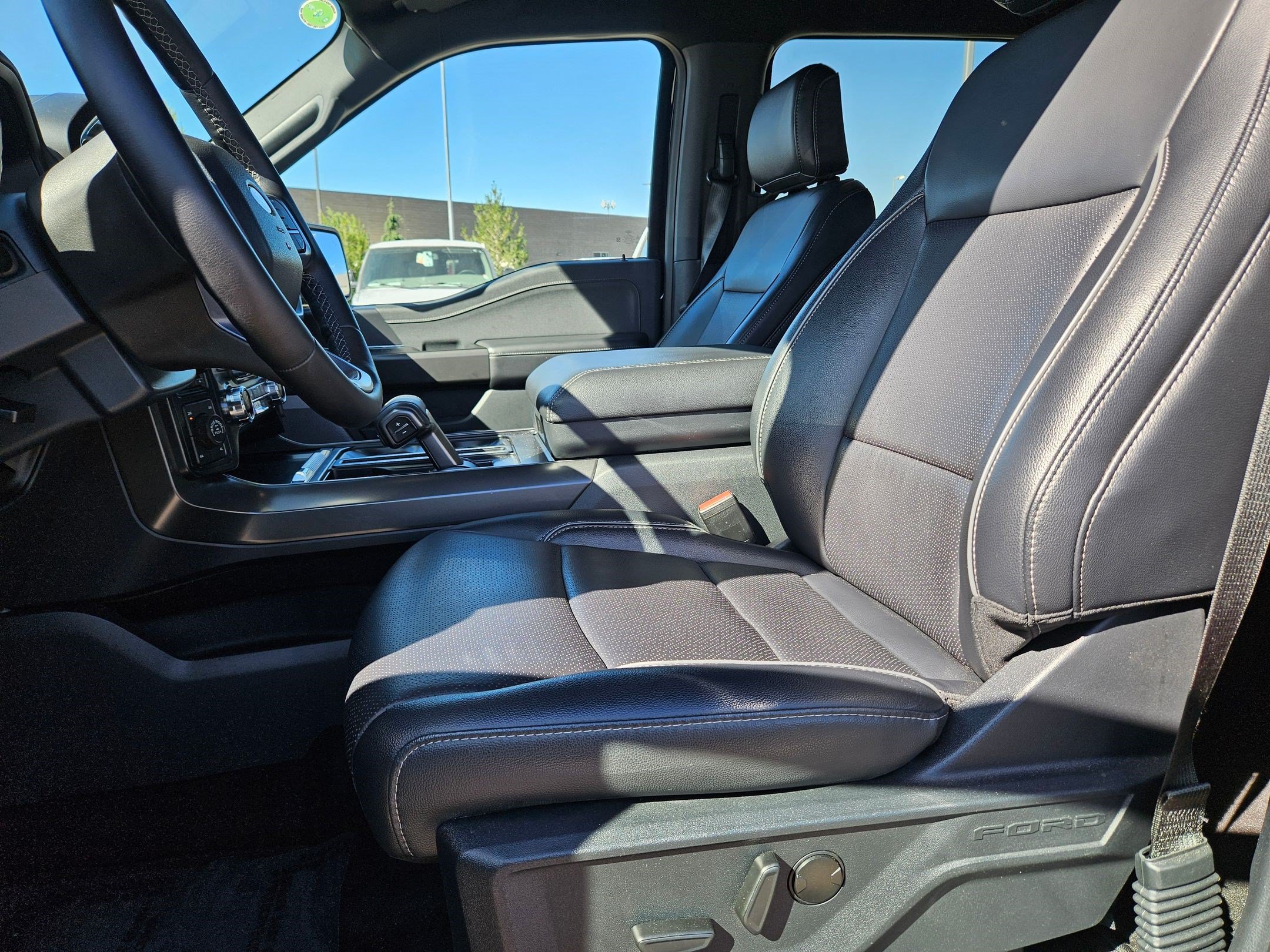 Used 2025 Ford F150 Lariat AWD/4WD image 15
