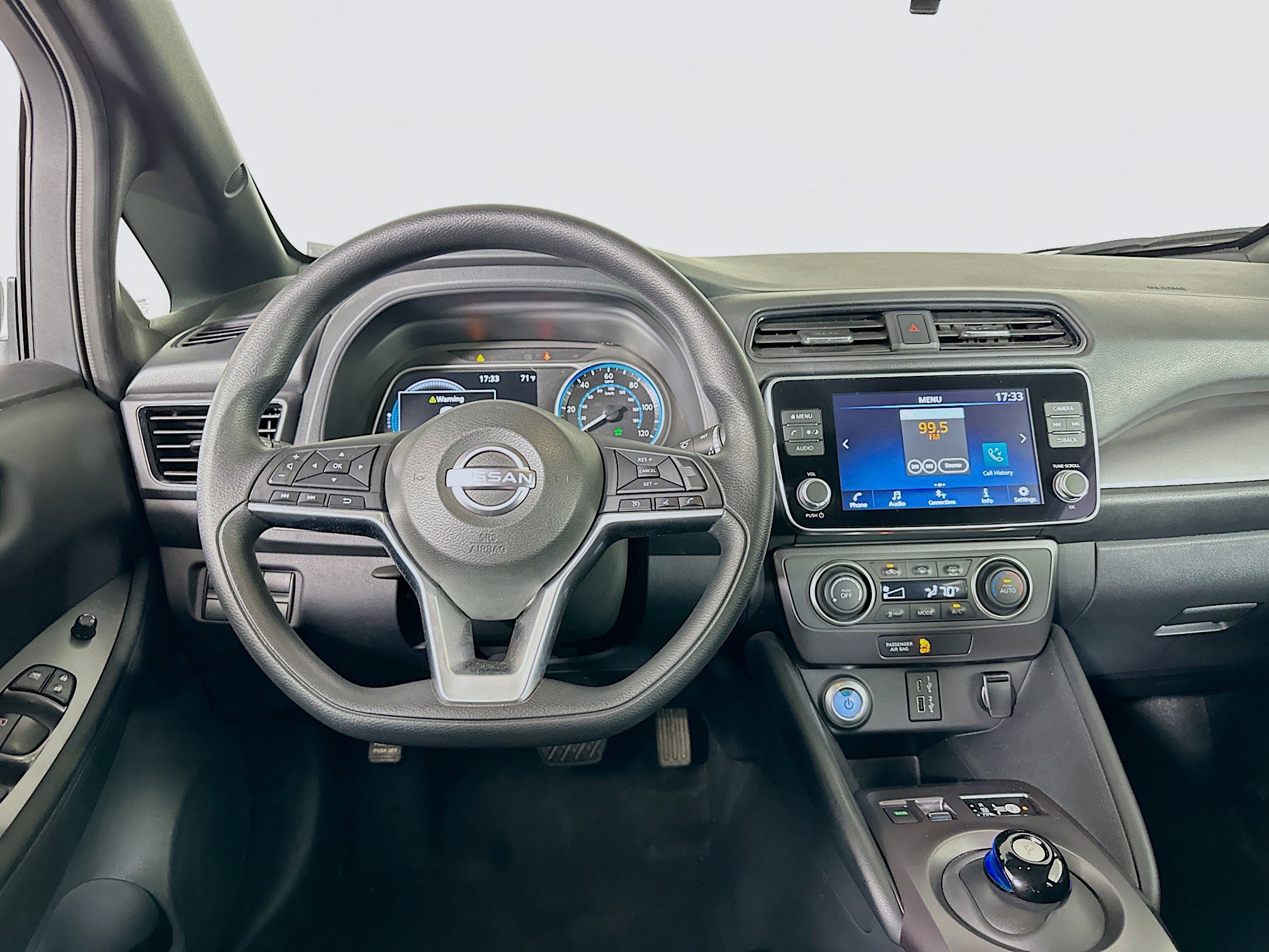 Used 2023 Nissan Leaf S image 17