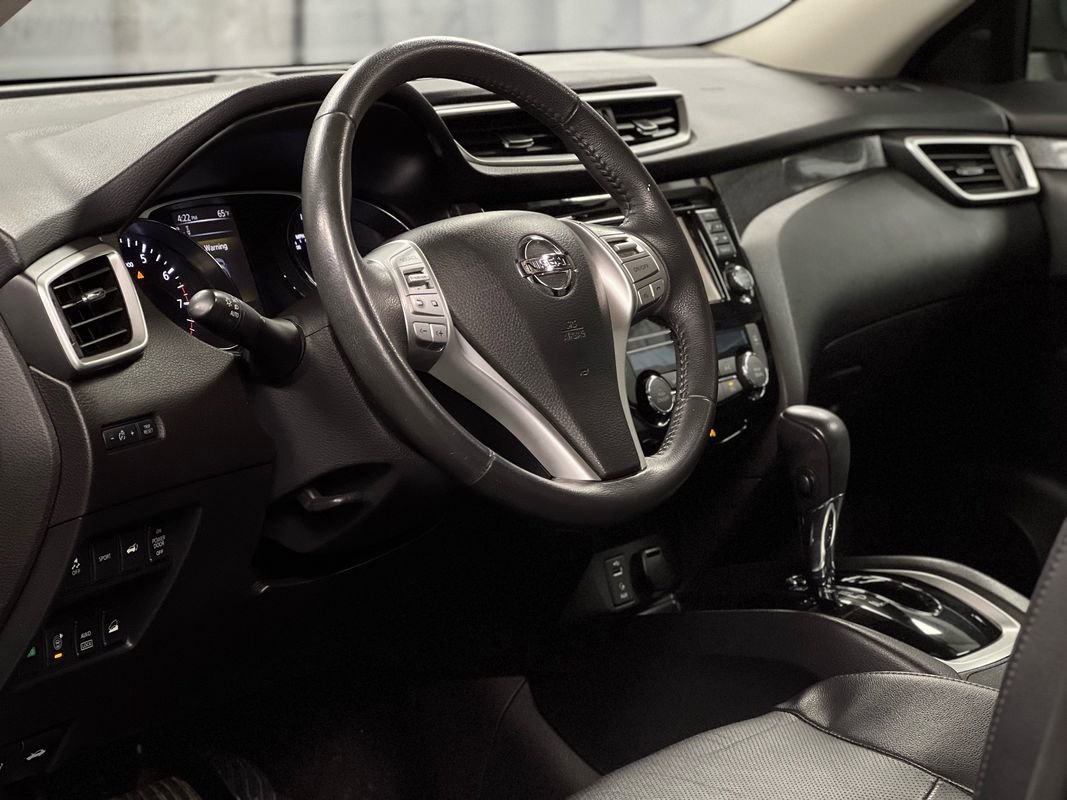 Used 2016 Nissan Rogue SL image 16