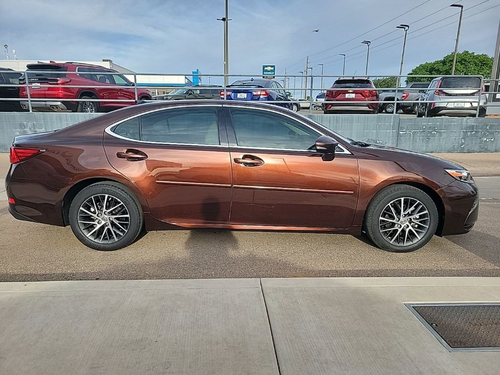 Used 2017 Lexus ES 350 w/ Navigation System Package FWD image 8