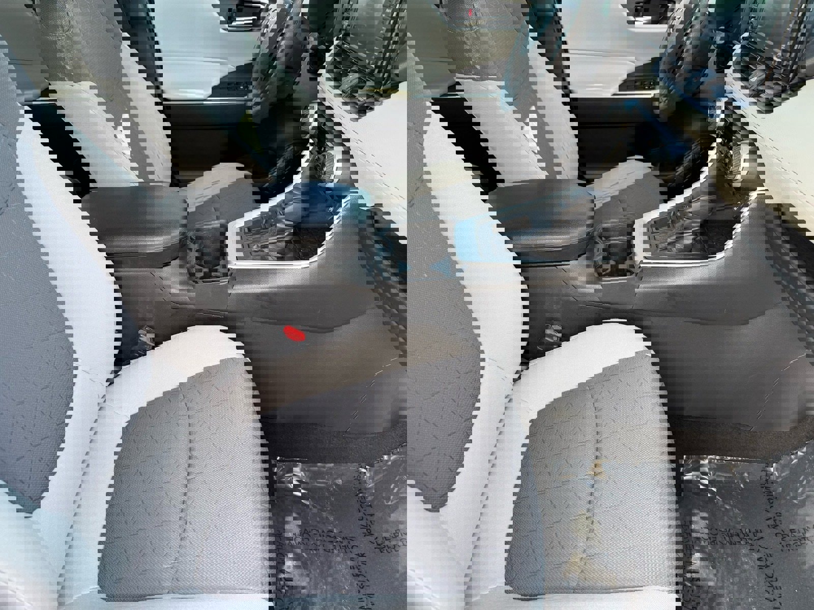 Used 2020 Toyota RAV4 XLE image 32