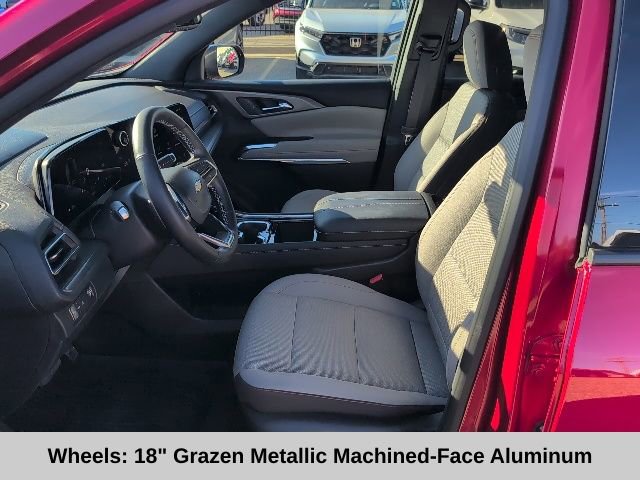 Used 2025 Chevrolet Traverse LT w/ Driver Confidence Package image 12