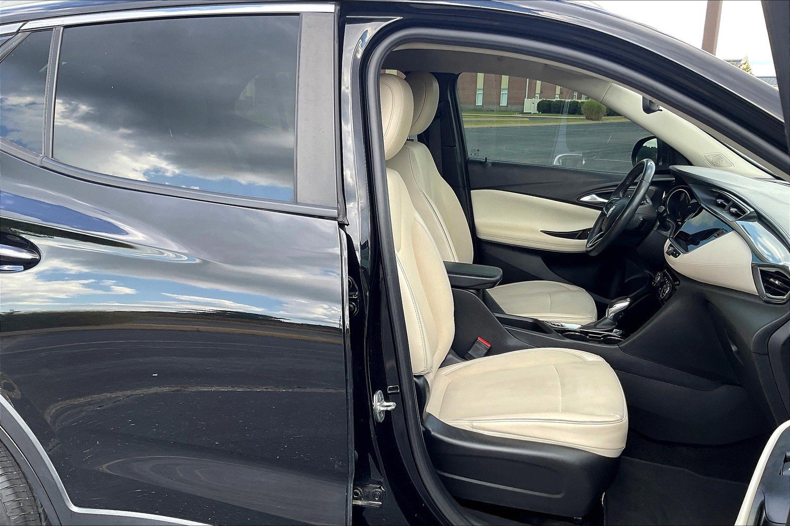 Used 2021 Buick Encore GX Select image 8