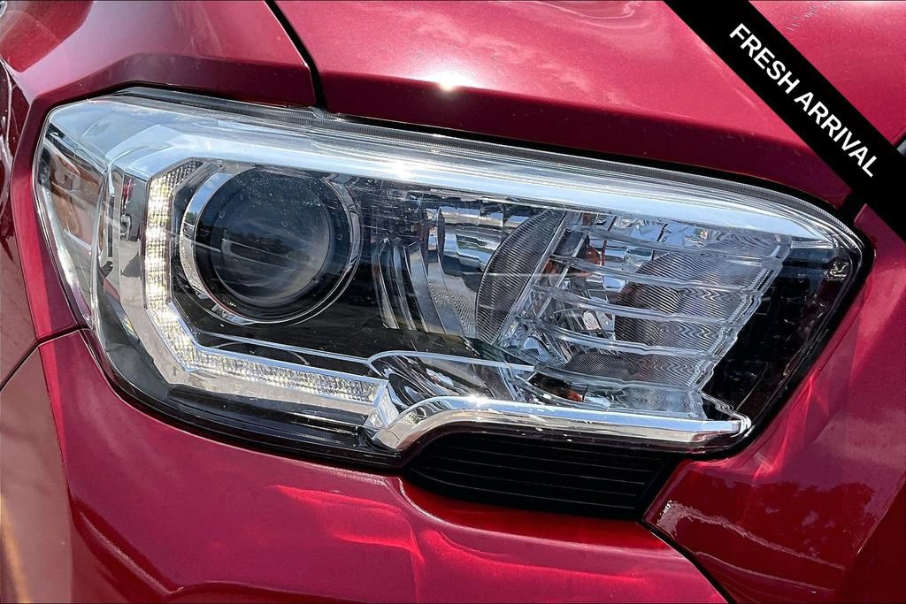Used 2019 Toyota Tacoma TRD Off-Road AWD/4WD image 30