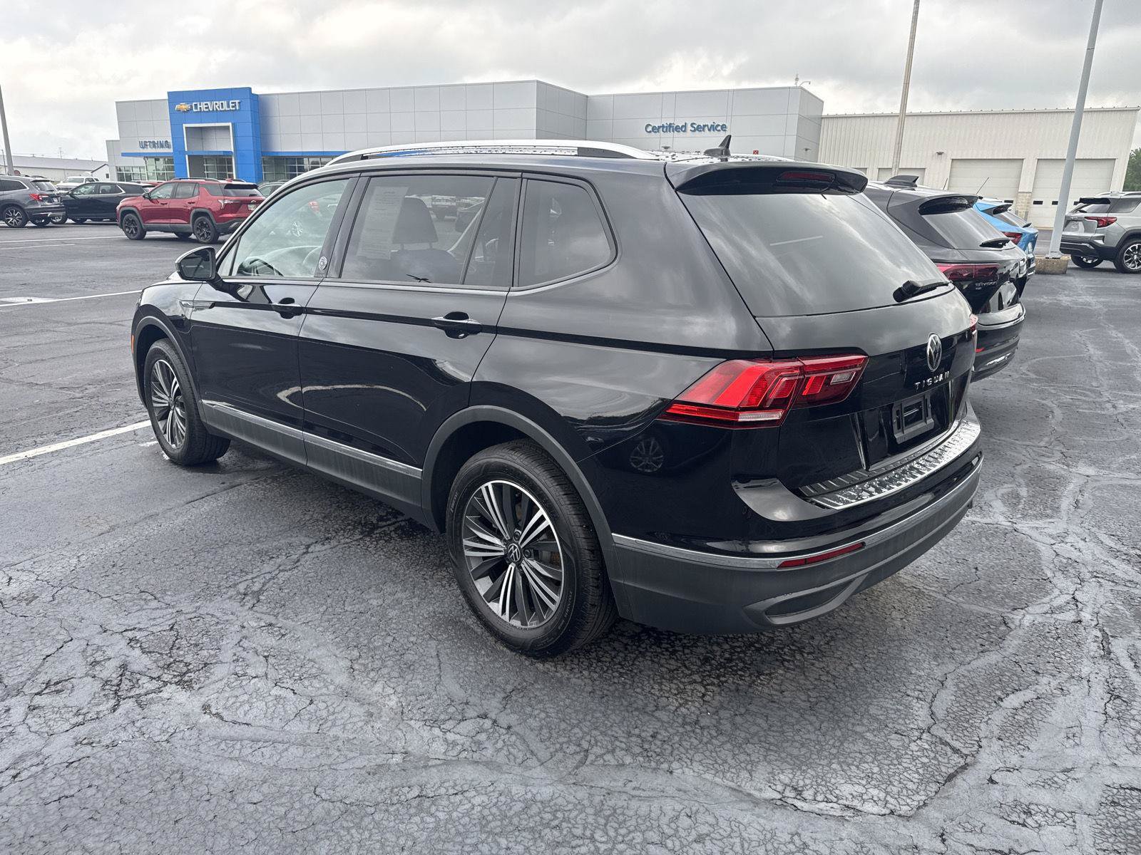 Used 2024 Volkswagen Tiguan Wolfsburg Edition AWD/4WD image 4
