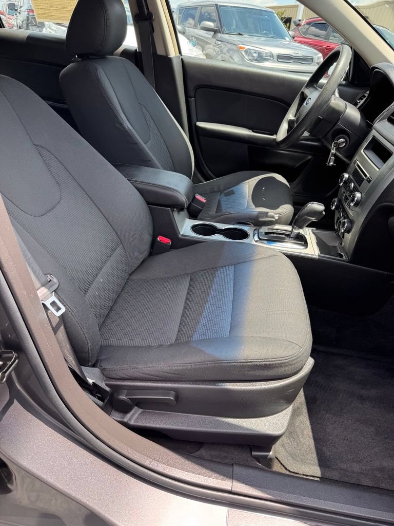Used 2011 Ford Fusion SE w/ 201A Rapid Spec Order Code FWD image 12