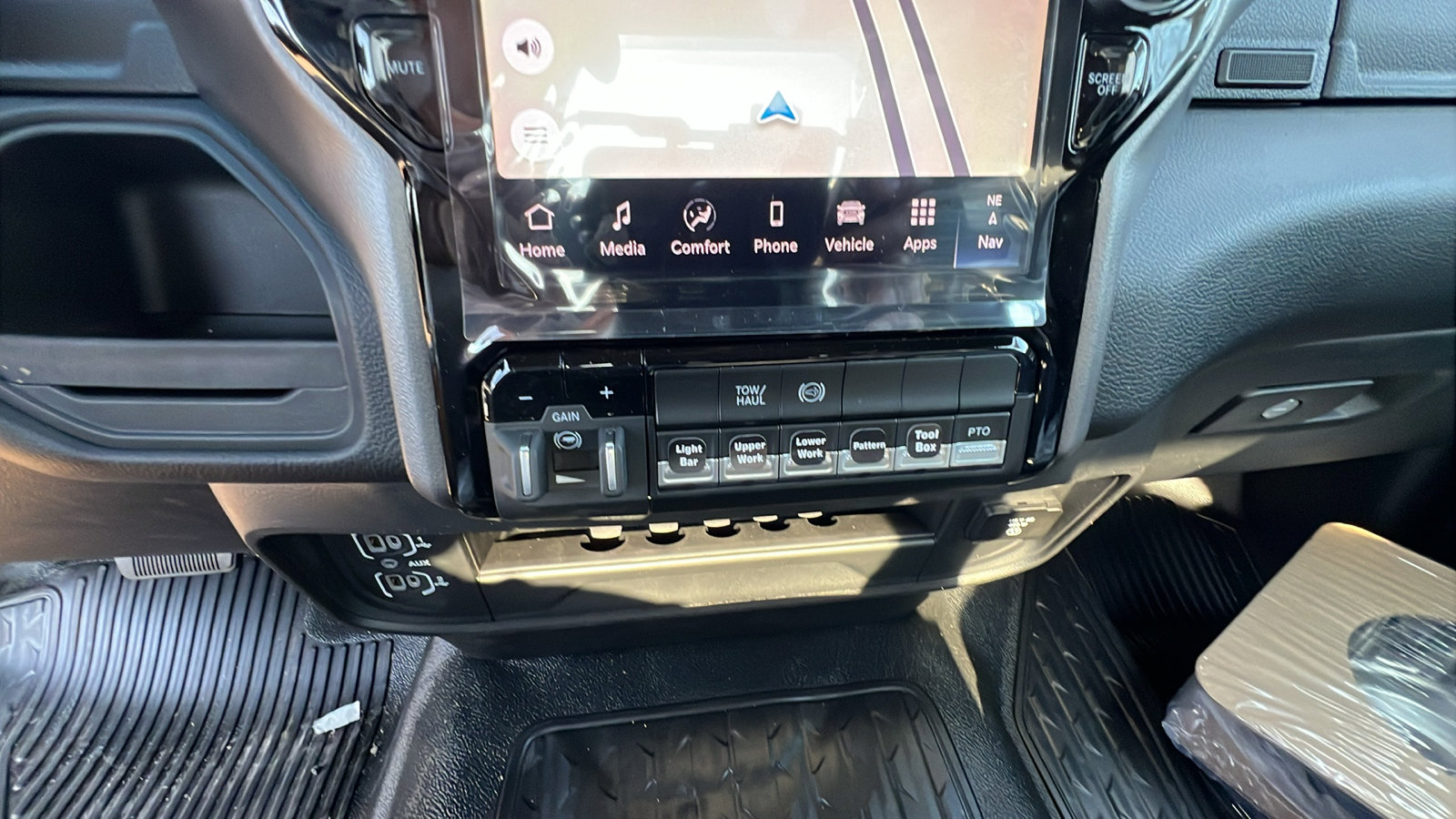 New 2025 RAM 5500 2WD Regular Cab image 25