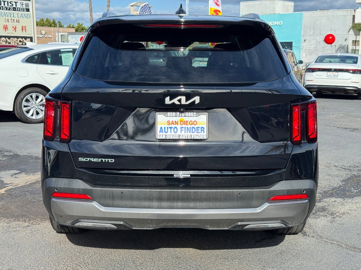 Used 2024 Kia Sorento S FWD image 10