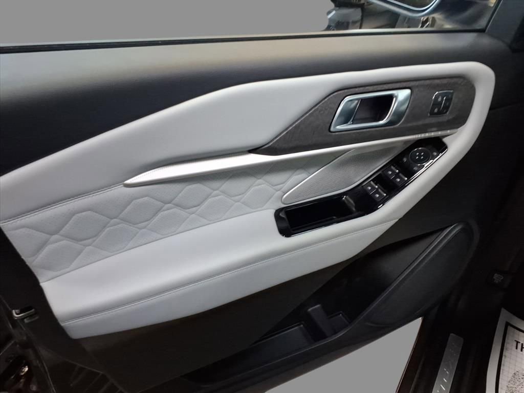 New 2026 Ford Explorer Platinum w/ LUX Leather Package image 9