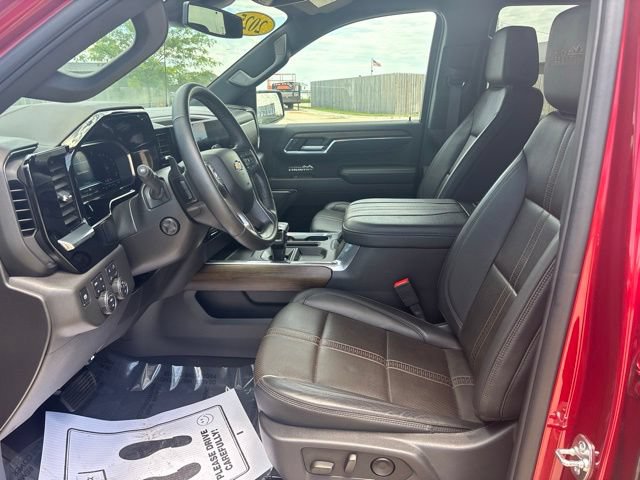 Used 2025 Chevrolet Silverado 1500 High Country AWD/4WD image 3