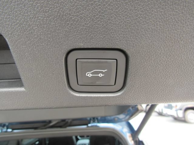 Certified 2025 GMC Acadia Denali w/ LPO, All-Weather Package AWD/4WD image 31
