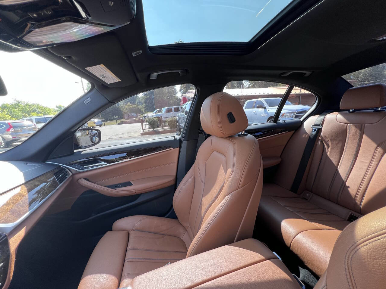 Used 2020 BMW 530i xDrive w/ Premium Package image 23