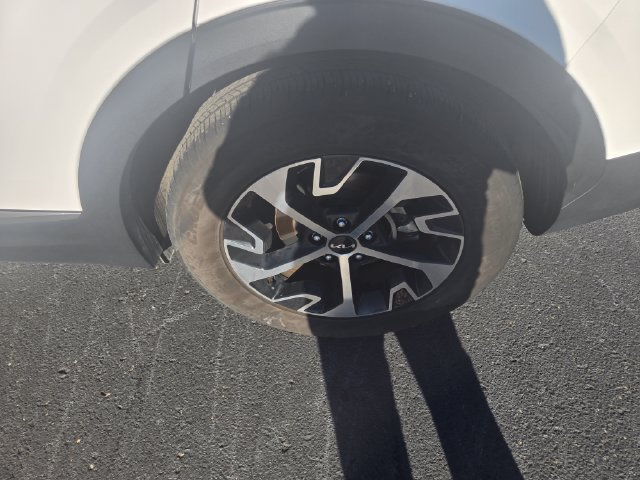 Used 2025 Kia Sportage EX FWD image 20