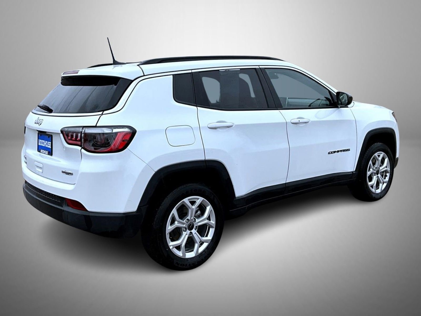 Used 2025 Jeep Compass Latitude w/ Sun & Sound Group AWD/4WD image 5