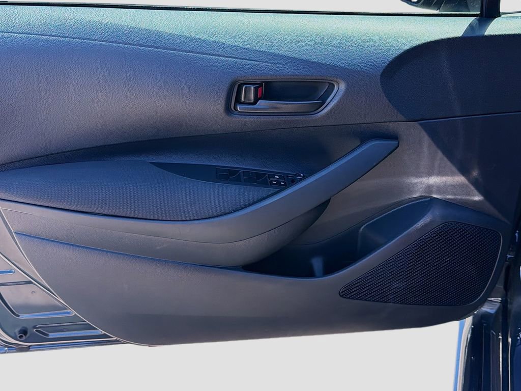 Used 2025 Toyota Corolla LE image 21