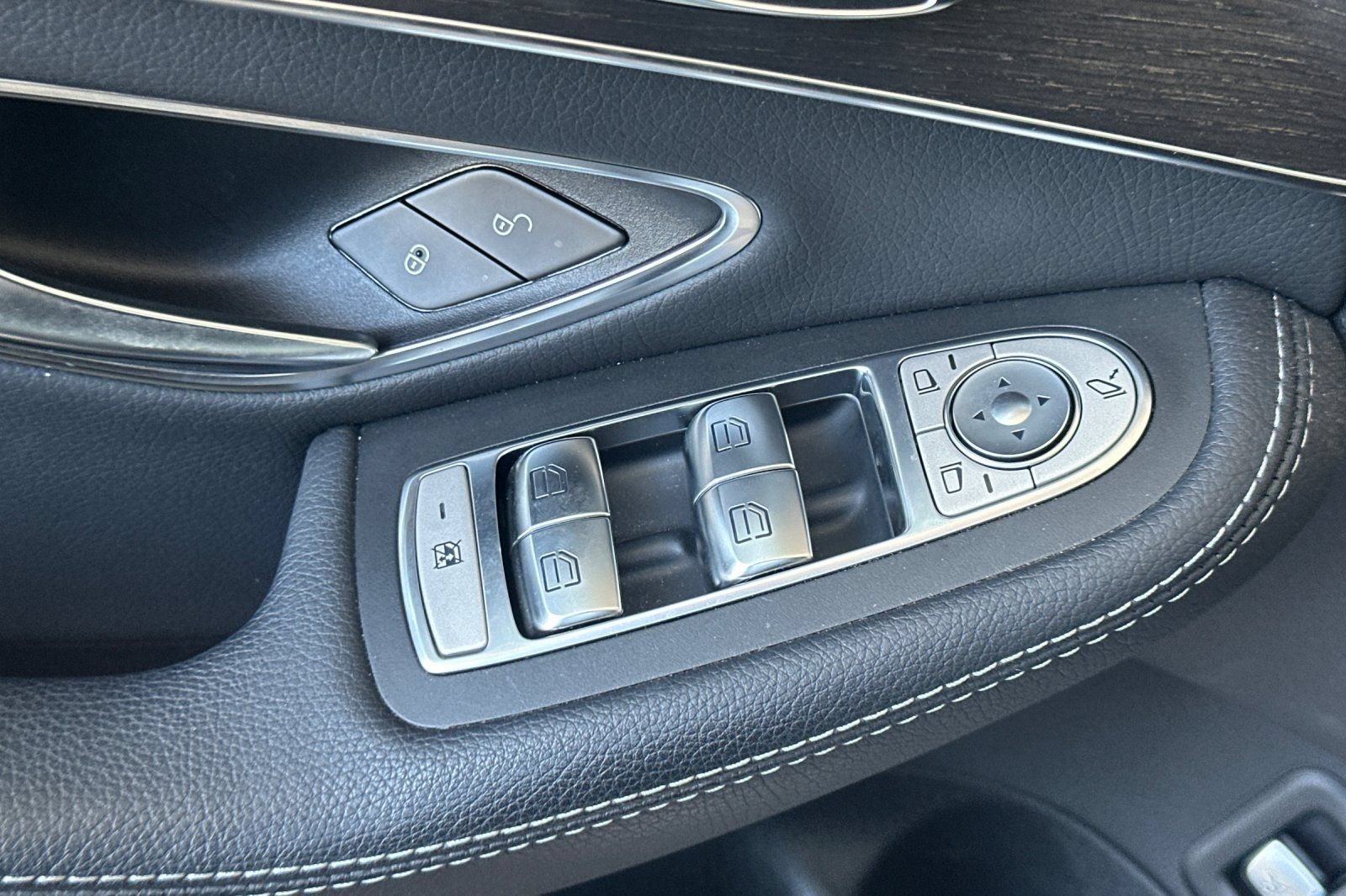 Used 2019 Mercedes-Benz C 300 Sedan image 15