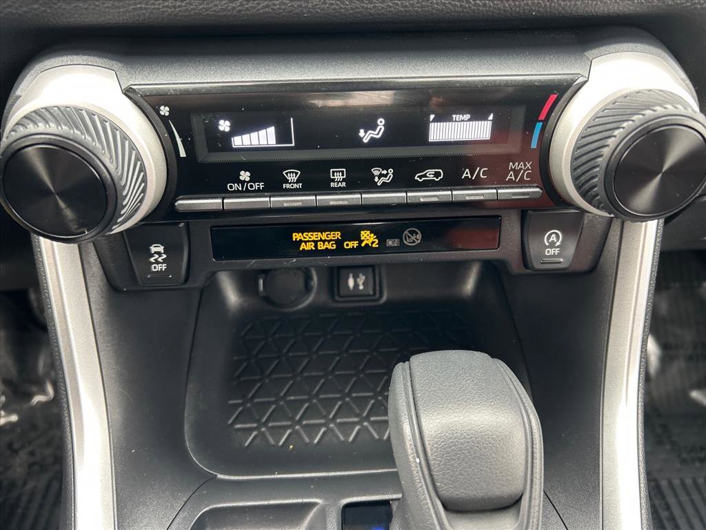 Used 2019 Toyota RAV4 LE w/ All Weather Liner Package image 27