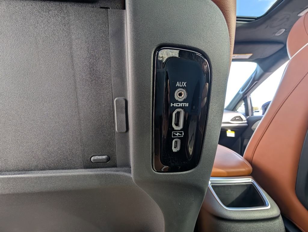 New 2026 Chrysler Pacifica Pinnacle w/ Trailer Tow Group FWD image 48