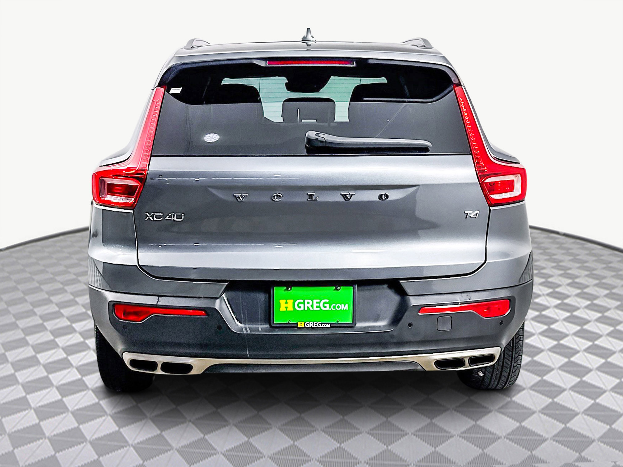 Used 2019 Volvo XC40 T4 Momentum image 8