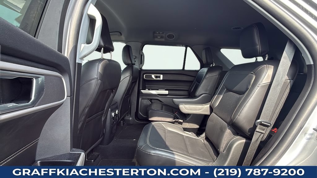 Used 2021 Ford Explorer XLT w/ Equipment Group 202A AWD/4WD image 43