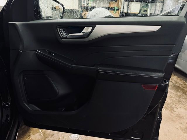 Used 2023 Ford Escape Platinum image 15