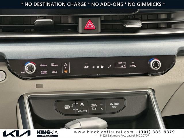 Used 2025 Kia Carnival EX image 5