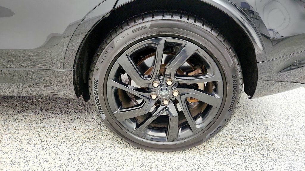 Used 2023 Land Rover Discovery HSE R-Dynamic image 9