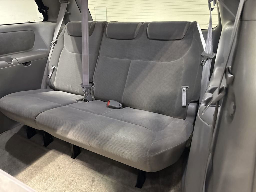 Used 2005 Toyota Sienna LE FWD image 22