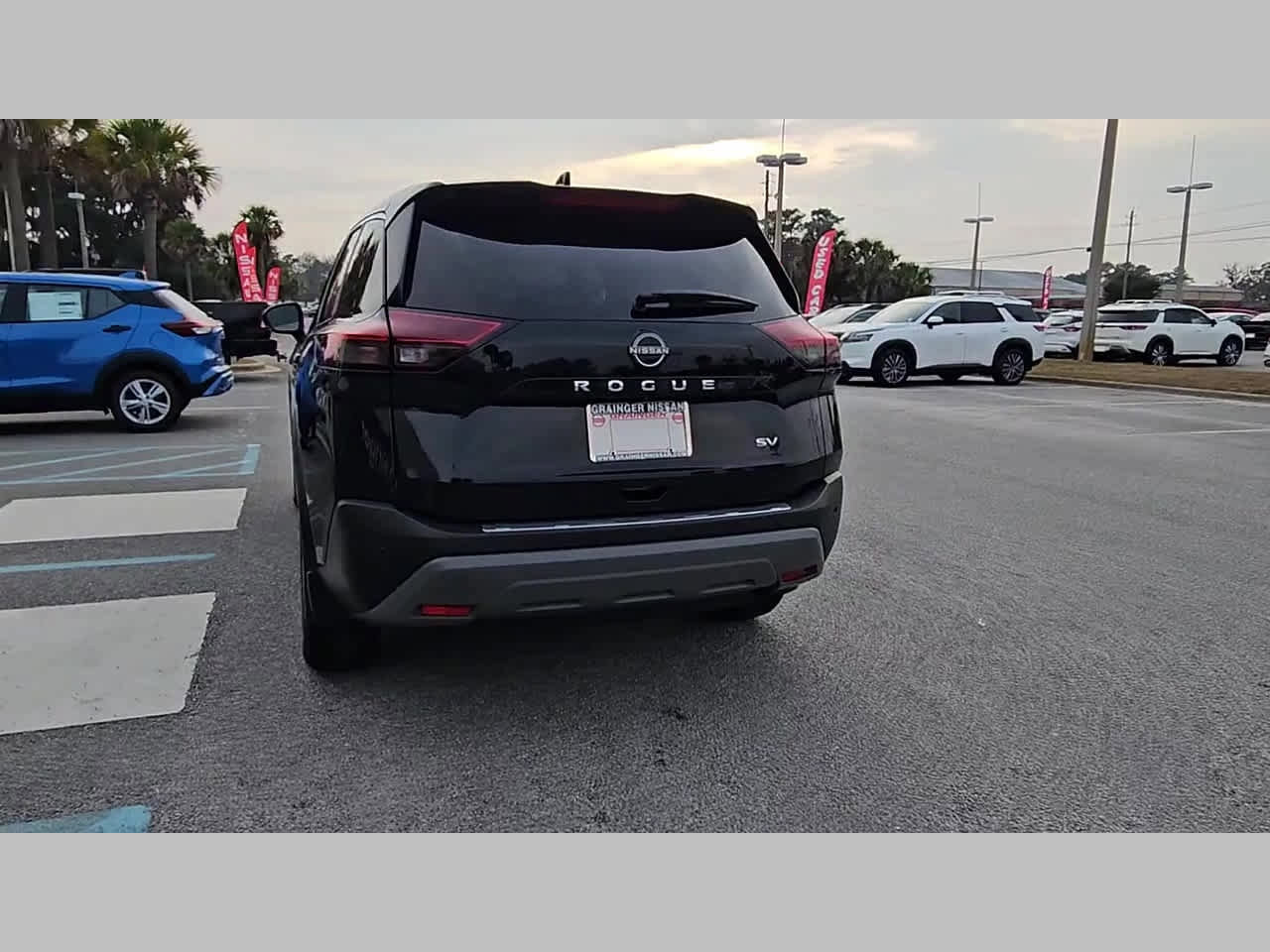 Used 2023 Nissan Rogue SV image 27