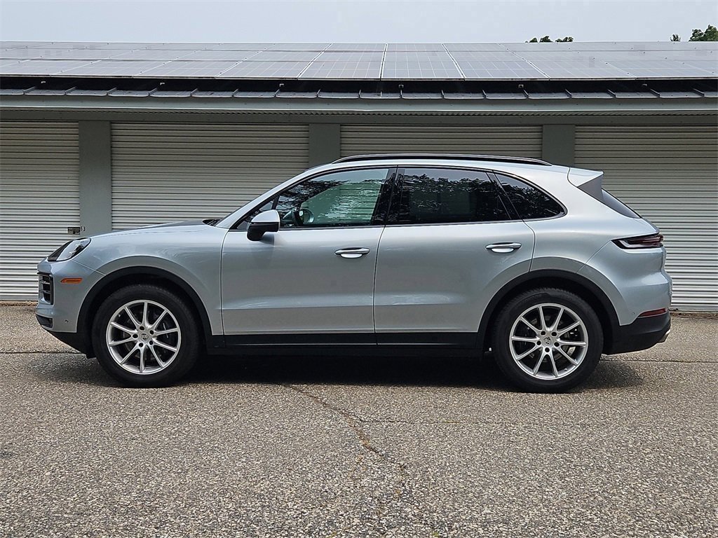 Certified 2025 Porsche Cayenne image 2