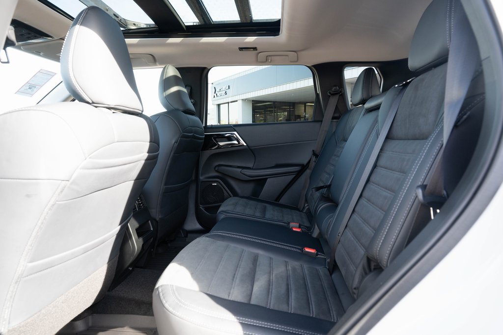 New 2026 Mitsubishi Outlander LE AWD/4WD image 38