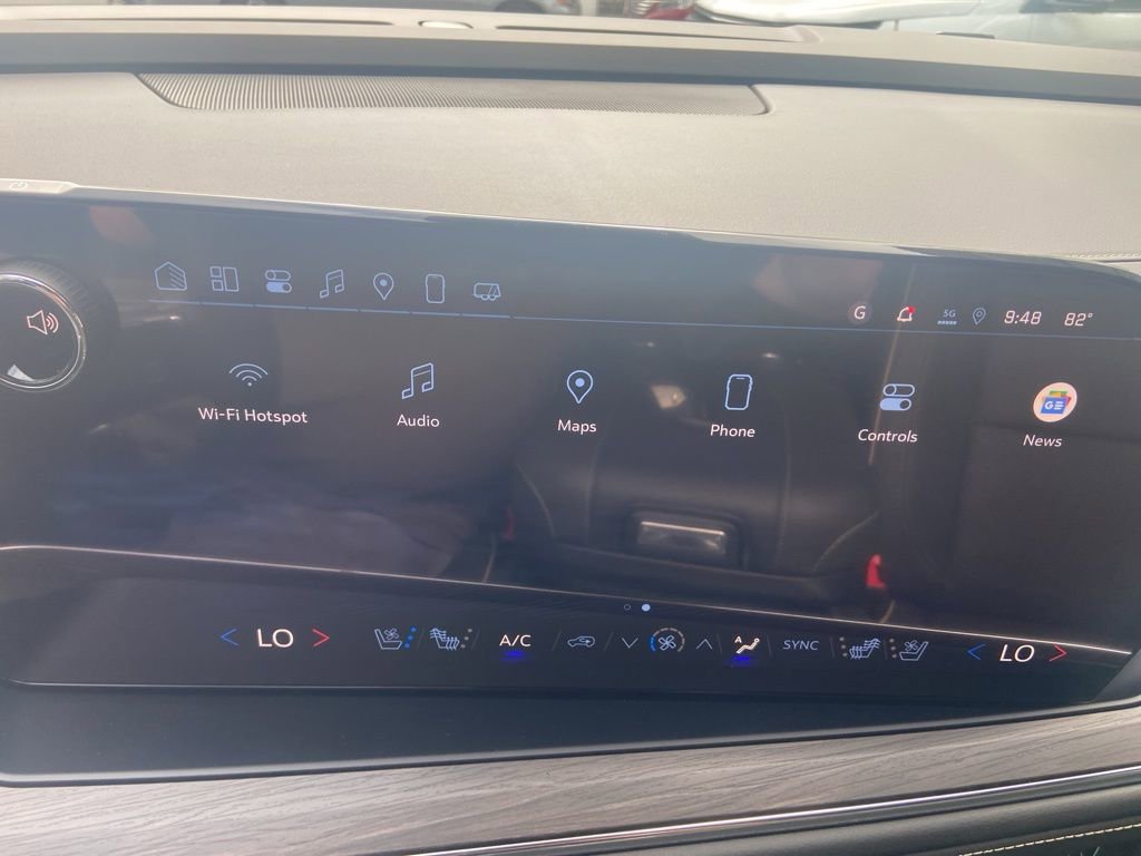 New 2025 Chevrolet Suburban Premier w/ Sun And Tow Package image 20