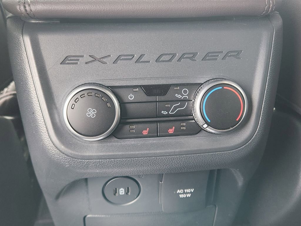 Used 2025 Ford Explorer Platinum w/ LUX Leather Package image 35