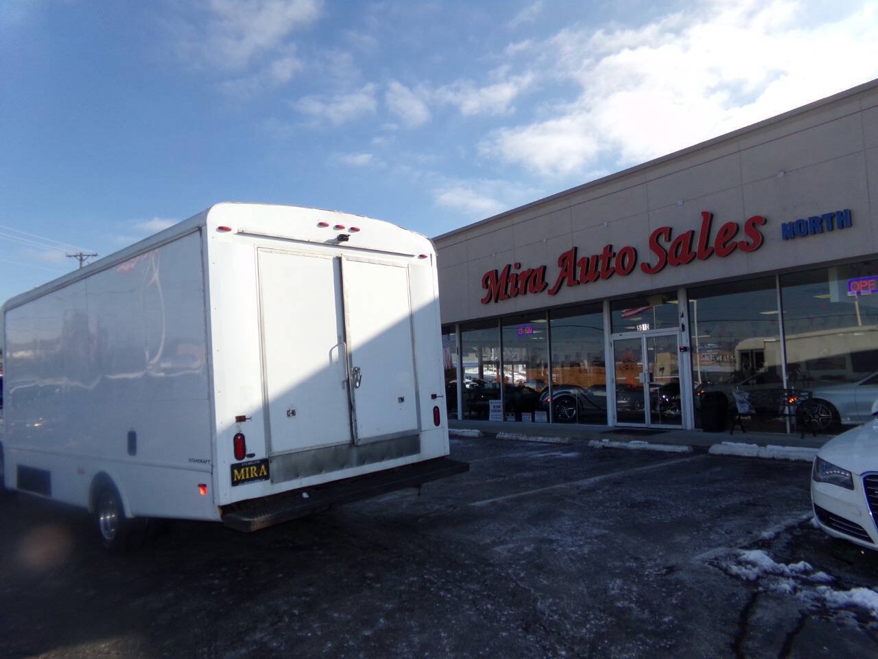 Used 2019 Ford E-450 and Econoline 450 Super Duty w/ Shuttle Bus Prep Package RWD image 10