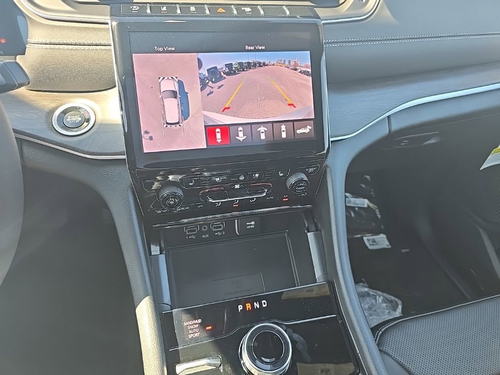 New 2025 Jeep Grand Cherokee L Limited w/ Luxury Tech Group II image 24