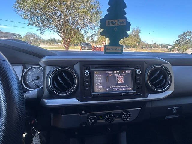 Used 2016 Toyota Tacoma SR5 w/ Towing Package RWD image 16
