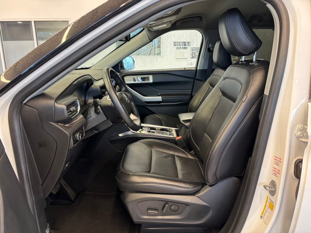 Used 2023 Ford Explorer Limited image 15