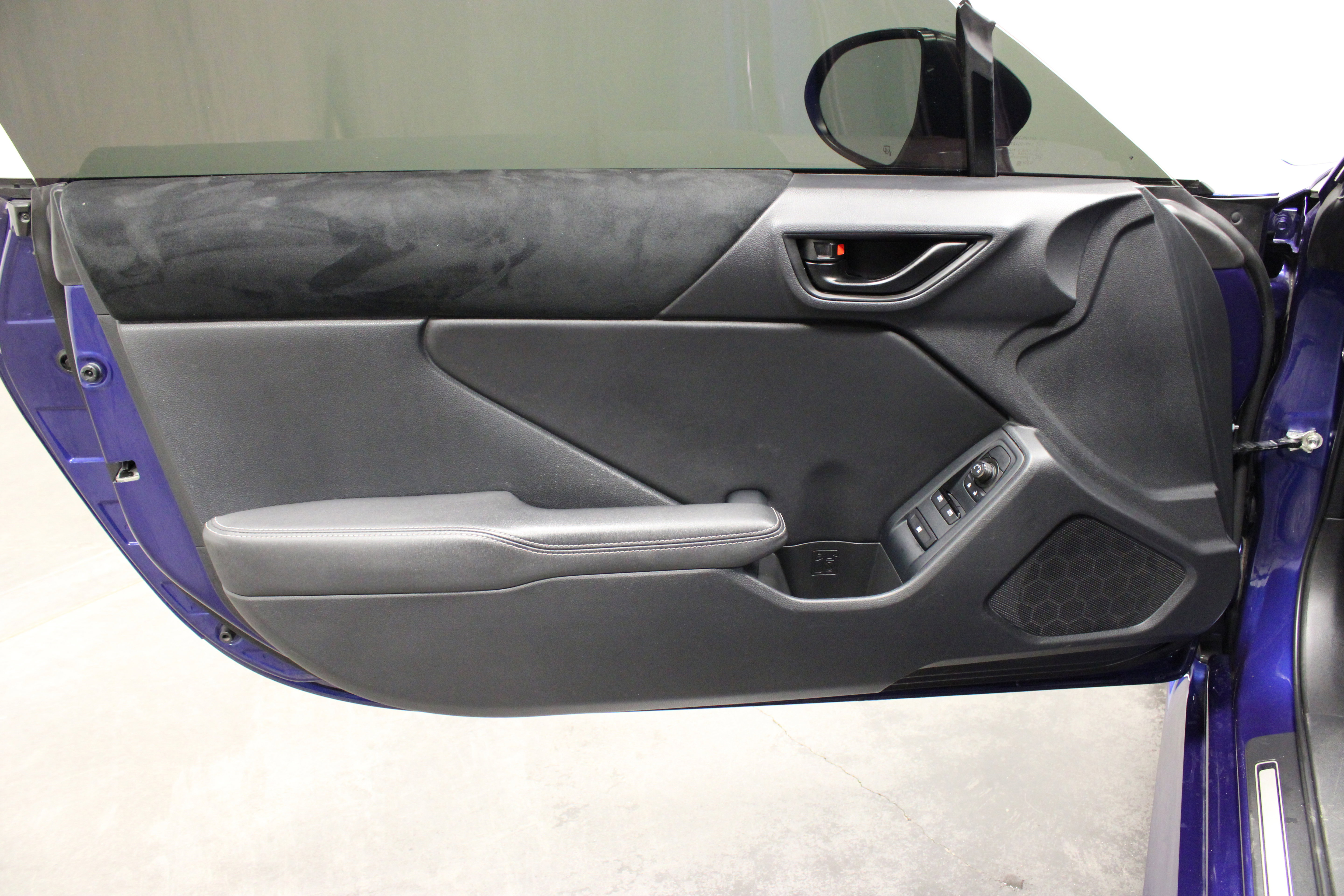 Used 2022 Toyota GR86 Premium w/ ALL Weather Mat Package (TMS) RWD image 11