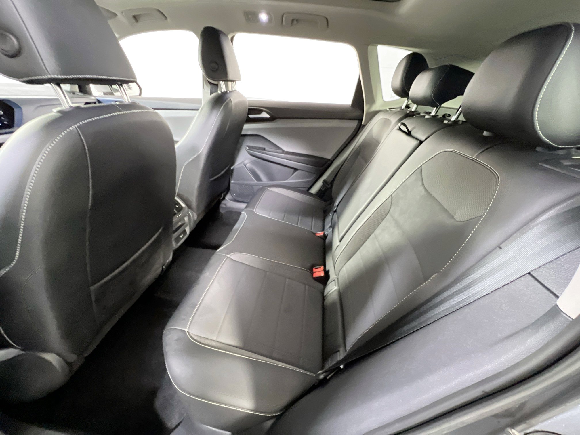 Used 2023 Volkswagen Taos SE AWD/4WD image 24